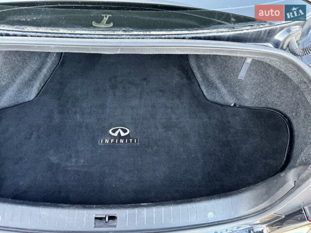 Чорний Інфініті Q50, об'ємом двигуна 3 л та пробігом 142 тис. км за 12500 $, фото 27 на Automoto.ua