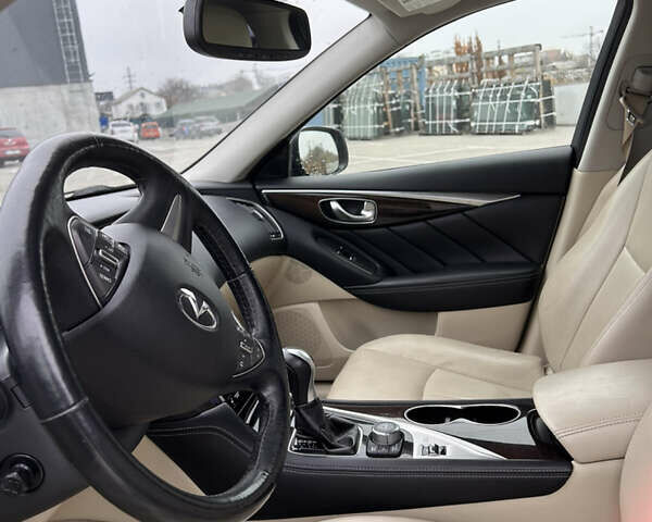 Черный Инфинити Q50, объемом двигателя 3 л и пробегом 110 тыс. км за 15500 $, фото 18 на Automoto.ua