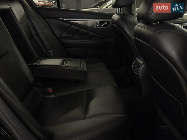 Черный Инфинити Q50, объемом двигателя 3 л и пробегом 137 тыс. км за 15499 $, фото 25 на Automoto.ua