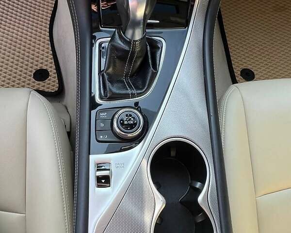 Чорний Інфініті Q50, об'ємом двигуна 3 л та пробігом 157 тис. км за 12500 $, фото 19 на Automoto.ua