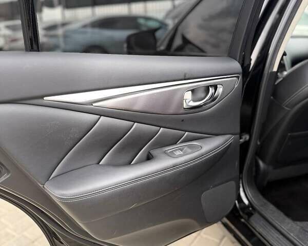 Черный Инфинити Q50, объемом двигателя 3.5 л и пробегом 149 тыс. км за 16999 $, фото 16 на Automoto.ua