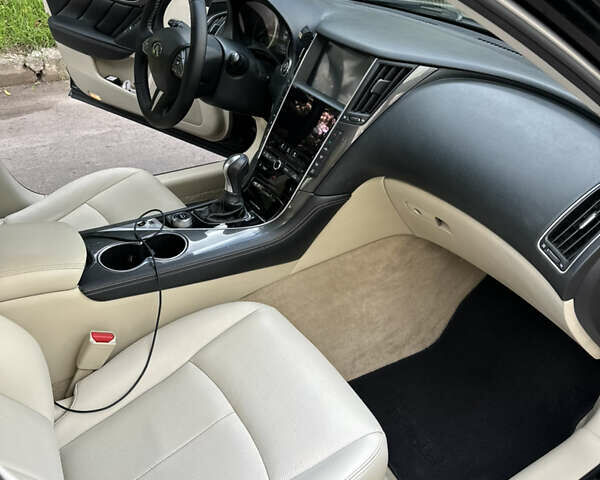 Чорний Інфініті Q50, об'ємом двигуна 2.14 л та пробігом 216 тис. км за 16400 $, фото 18 на Automoto.ua