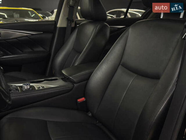 Черный Инфинити Q50, объемом двигателя 3 л и пробегом 137 тыс. км за 15499 $, фото 18 на Automoto.ua