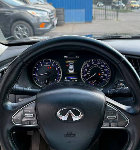 Чорний Інфініті Q50, об'ємом двигуна 1.99 л та пробігом 142 тис. км за 15000 $, фото 5 на Automoto.ua