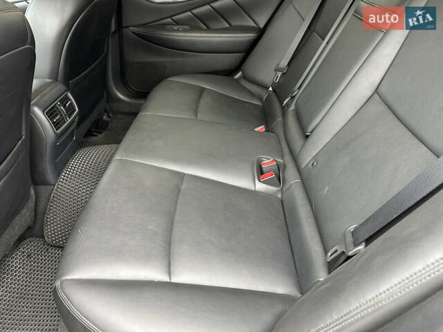 Черный Инфинити Q50, объемом двигателя 3 л и пробегом 80 тыс. км за 13300 $, фото 11 на Automoto.ua