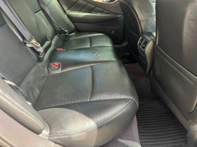 Чорний Інфініті Q50, об'ємом двигуна 3 л та пробігом 77 тис. км за 9000 $, фото 9 на Automoto.ua