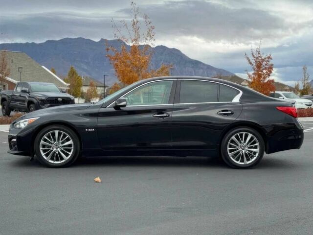 Чорний Інфініті Q50, об'ємом двигуна 3 л та пробігом 77 тис. км за 11400 $, фото 4 на Automoto.ua