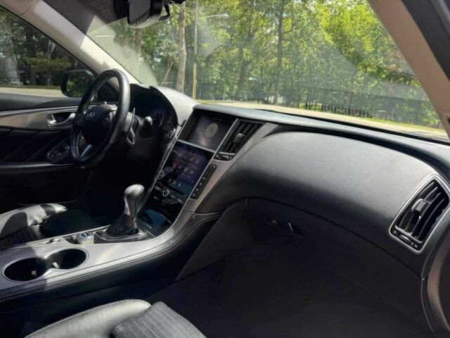 Чорний Інфініті Q50, об'ємом двигуна 3 л та пробігом 77 тис. км за 9000 $, фото 8 на Automoto.ua