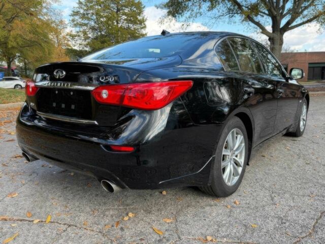 Чорний Інфініті Q50, об'ємом двигуна 2 л та пробігом 50 тис. км за 5500 $, фото 6 на Automoto.ua