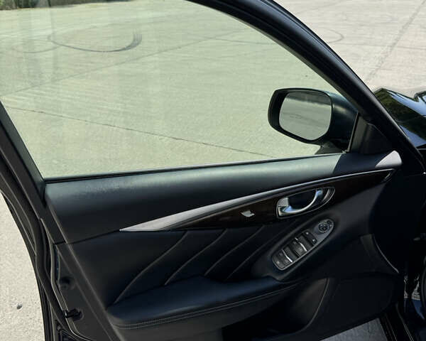 Чорний Інфініті Q50, об'ємом двигуна 3 л та пробігом 122 тис. км за 15500 $, фото 9 на Automoto.ua