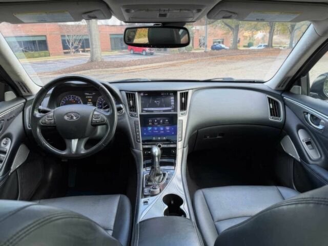 Чорний Інфініті Q50, об'ємом двигуна 2 л та пробігом 50 тис. км за 5500 $, фото 8 на Automoto.ua