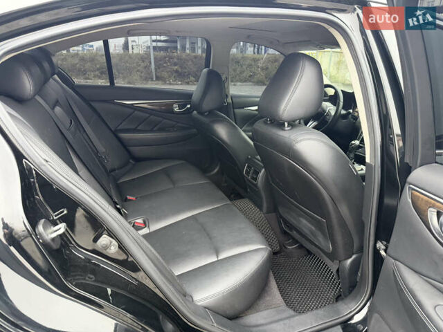 Чорний Інфініті Q50, об'ємом двигуна 3 л та пробігом 86 тис. км за 14500 $, фото 13 на Automoto.ua