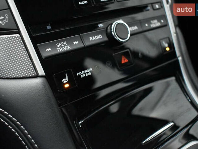 Черный Инфинити Q50, объемом двигателя 1.99 л и пробегом 85 тыс. км за 15000 $, фото 14 на Automoto.ua