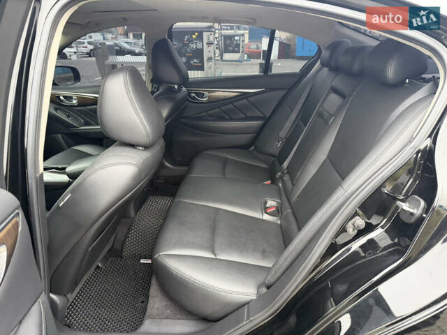 Чорний Інфініті Q50, об'ємом двигуна 3 л та пробігом 86 тис. км за 14500 $, фото 12 на Automoto.ua