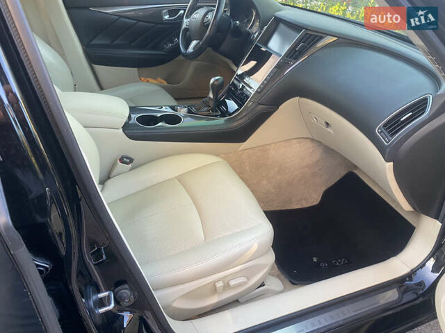 Черный Инфинити Q50, объемом двигателя 2.14 л и пробегом 90 тыс. км за 17200 $, фото 8 на Automoto.ua