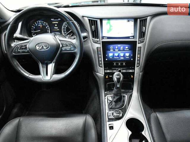 Черный Инфинити Q50, объемом двигателя 1.99 л и пробегом 85 тыс. км за 15000 $, фото 2 на Automoto.ua