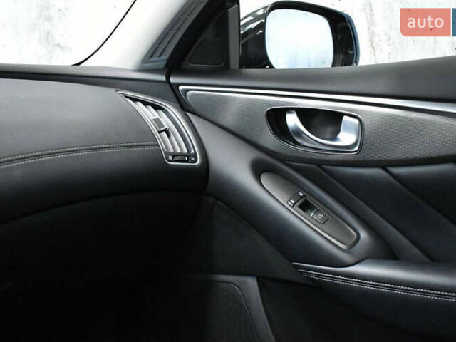 Черный Инфинити Q50, объемом двигателя 1.99 л и пробегом 85 тыс. км за 15000 $, фото 16 на Automoto.ua