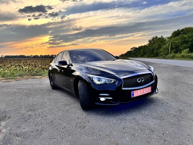 Черный Инфинити Q50, объемом двигателя 2 л и пробегом 61 тыс. км за 20000 $, фото 3 на Automoto.ua