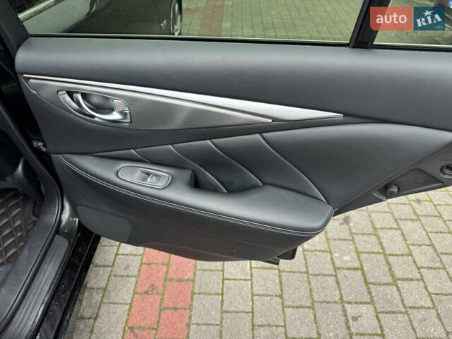 Черный Инфинити Q50, объемом двигателя 3 л и пробегом 100 тыс. км за 9999 $, фото 8 на Automoto.ua