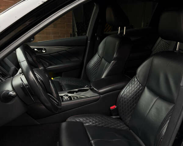 Черный Инфинити Q50, объемом двигателя 3 л и пробегом 121 тыс. км за 19900 $, фото 5 на Automoto.ua