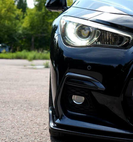 Чорний Інфініті Q50, об'ємом двигуна 3 л та пробігом 66 тис. км за 26500 $, фото 1 на Automoto.ua