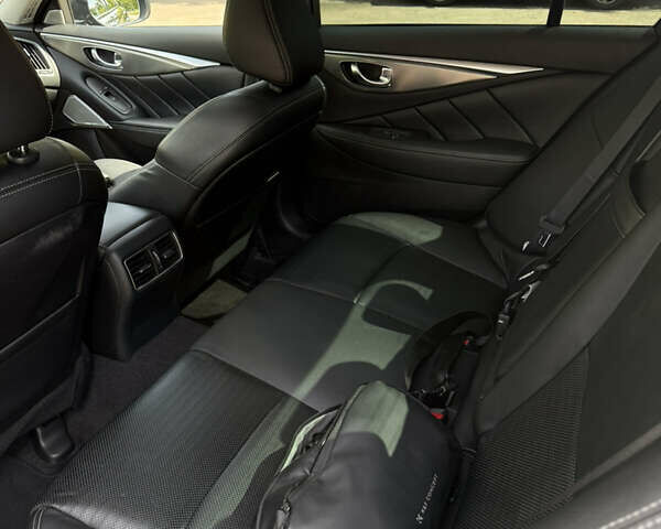 Чорний Інфініті Q50, об'ємом двигуна 3 л та пробігом 66 тис. км за 26500 $, фото 16 на Automoto.ua