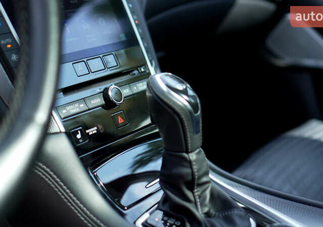 Чорний Інфініті Q50, об'ємом двигуна 3 л та пробігом 66 тис. км за 26500 $, фото 10 на Automoto.ua