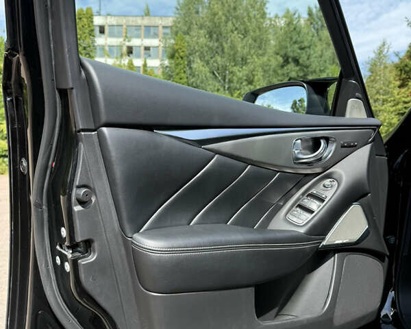 Чорний Інфініті Q50, об'ємом двигуна 3 л та пробігом 66 тис. км за 26500 $, фото 28 на Automoto.ua