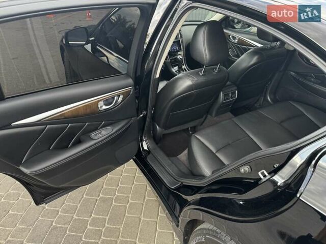 Чорний Інфініті Q50, об'ємом двигуна 1.99 л та пробігом 108 тис. км за 18000 $, фото 11 на Automoto.ua