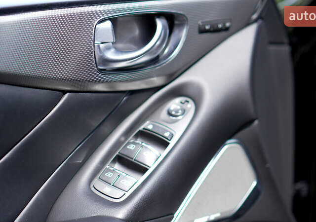 Чорний Інфініті Q50, об'ємом двигуна 3 л та пробігом 66 тис. км за 26500 $, фото 12 на Automoto.ua