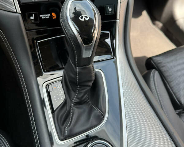 Чорний Інфініті Q50, об'ємом двигуна 3 л та пробігом 66 тис. км за 26500 $, фото 29 на Automoto.ua