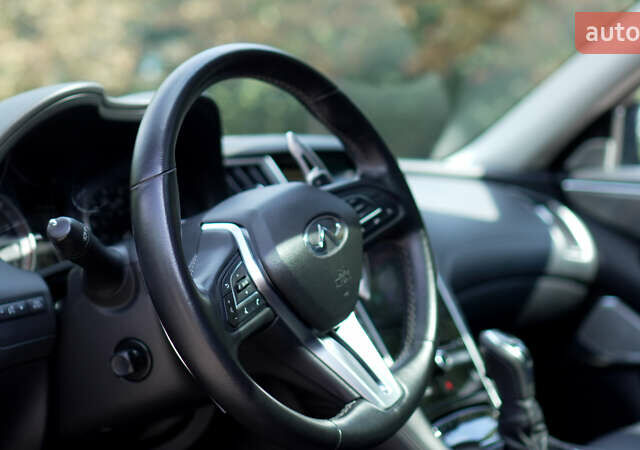 Чорний Інфініті Q50, об'ємом двигуна 3 л та пробігом 66 тис. км за 26500 $, фото 9 на Automoto.ua