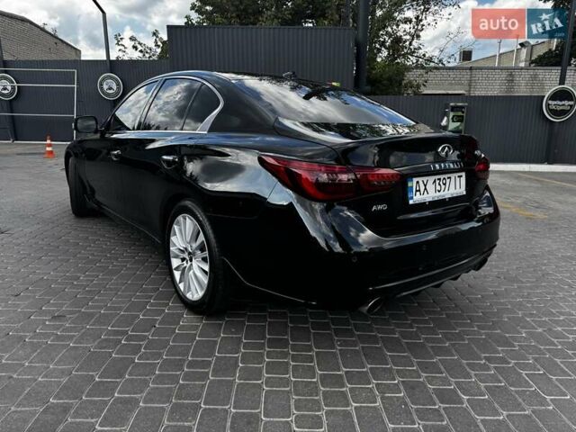 Чорний Інфініті Q50, об'ємом двигуна 1.99 л та пробігом 108 тис. км за 18000 $, фото 6 на Automoto.ua