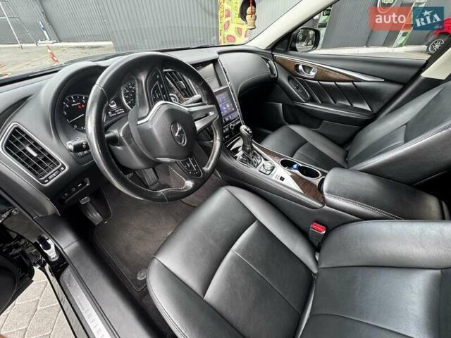 Чорний Інфініті Q50, об'ємом двигуна 1.99 л та пробігом 108 тис. км за 18000 $, фото 9 на Automoto.ua