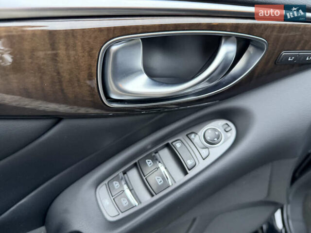 Чорний Інфініті Q50, об'ємом двигуна 1.99 л та пробігом 38 тис. км за 21500 $, фото 20 на Automoto.ua
