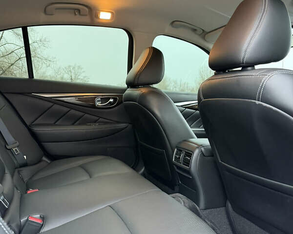 Чорний Інфініті Q50, об'ємом двигуна 1.99 л та пробігом 38 тис. км за 21500 $, фото 44 на Automoto.ua