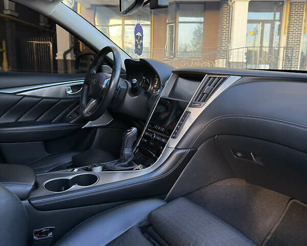 Чорний Інфініті Q50, об'ємом двигуна 3 л та пробігом 82 тис. км за 23000 $, фото 30 на Automoto.ua