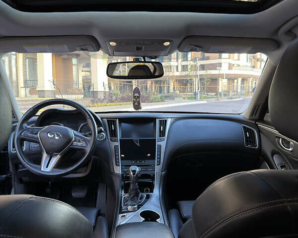 Чорний Інфініті Q50, об'ємом двигуна 3 л та пробігом 82 тис. км за 23000 $, фото 26 на Automoto.ua