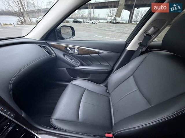 Черный Инфинити Q50, объемом двигателя 1.99 л и пробегом 38 тыс. км за 21500 $, фото 28 на Automoto.ua