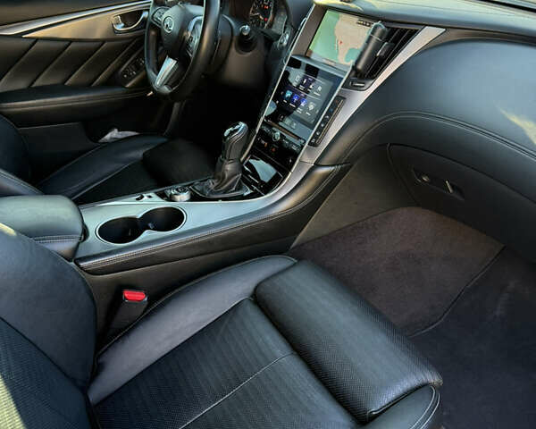 Черный Инфинити Q50, объемом двигателя 3 л и пробегом 114 тыс. км за 23700 $, фото 7 на Automoto.ua