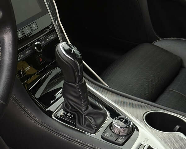 Чорний Інфініті Q50, об'ємом двигуна 3 л та пробігом 115 тис. км за 22000 $, фото 13 на Automoto.ua