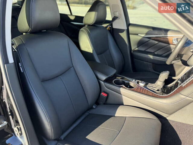 Чорний Інфініті Q50, об'ємом двигуна 1.99 л та пробігом 38 тис. км за 20950 $, фото 15 на Automoto.ua