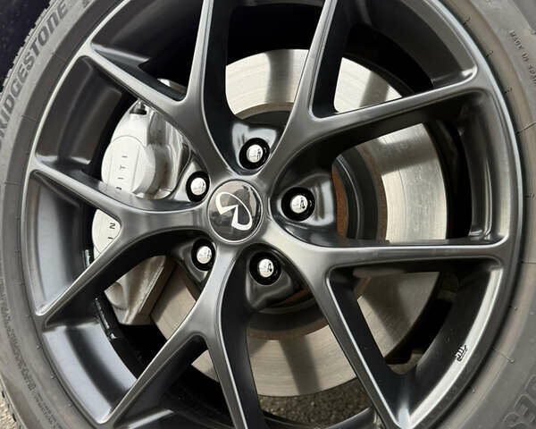 Чорний Інфініті Q50, об'ємом двигуна 3 л та пробігом 115 тис. км за 22000 $, фото 7 на Automoto.ua