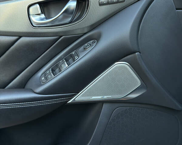 Чорний Інфініті Q50, об'ємом двигуна 3 л та пробігом 82 тис. км за 23000 $, фото 38 на Automoto.ua