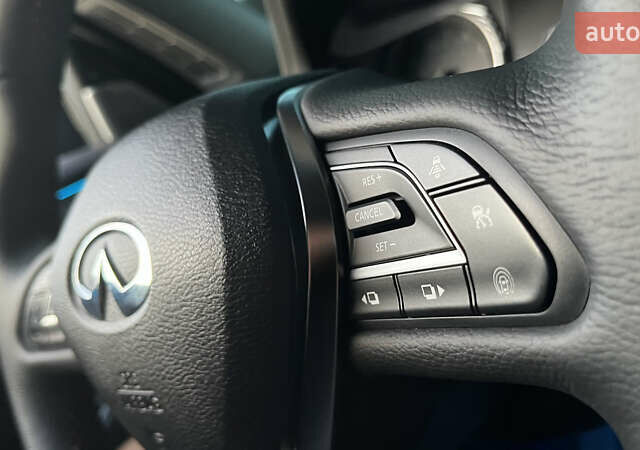 Черный Инфинити Q50, объемом двигателя 3 л и пробегом 55 тыс. км за 26750 $, фото 16 на Automoto.ua