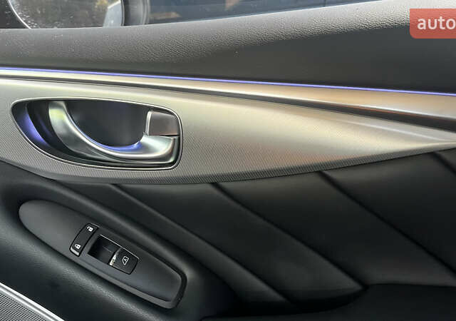 Черный Инфинити Q50, объемом двигателя 3 л и пробегом 55 тыс. км за 26750 $, фото 15 на Automoto.ua