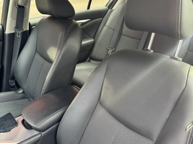 Черный Инфинити Q50, объемом двигателя 2 л и пробегом 66 тыс. км за 20000 $, фото 16 на Automoto.ua