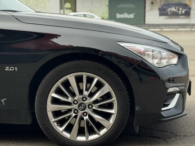 Черный Инфинити Q50, объемом двигателя 2 л и пробегом 66 тыс. км за 20000 $, фото 3 на Automoto.ua