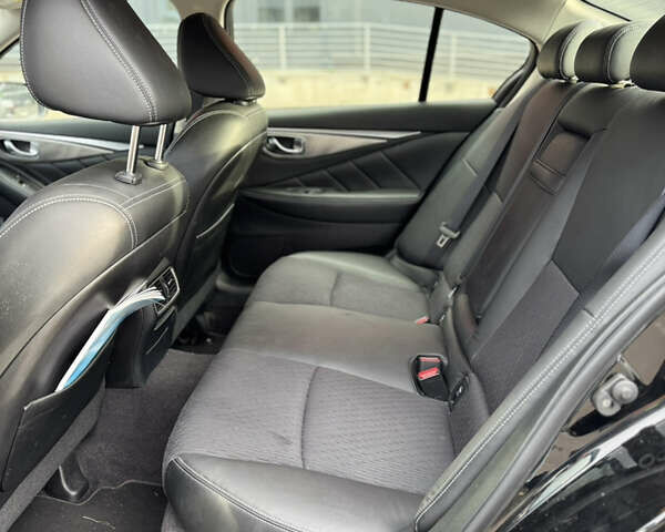 Черный Инфинити Q50, объемом двигателя 1.99 л и пробегом 66 тыс. км за 20000 $, фото 9 на Automoto.ua