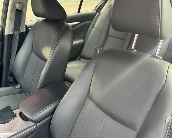 Черный Инфинити Q50, объемом двигателя 1.99 л и пробегом 66 тыс. км за 20000 $, фото 15 на Automoto.ua